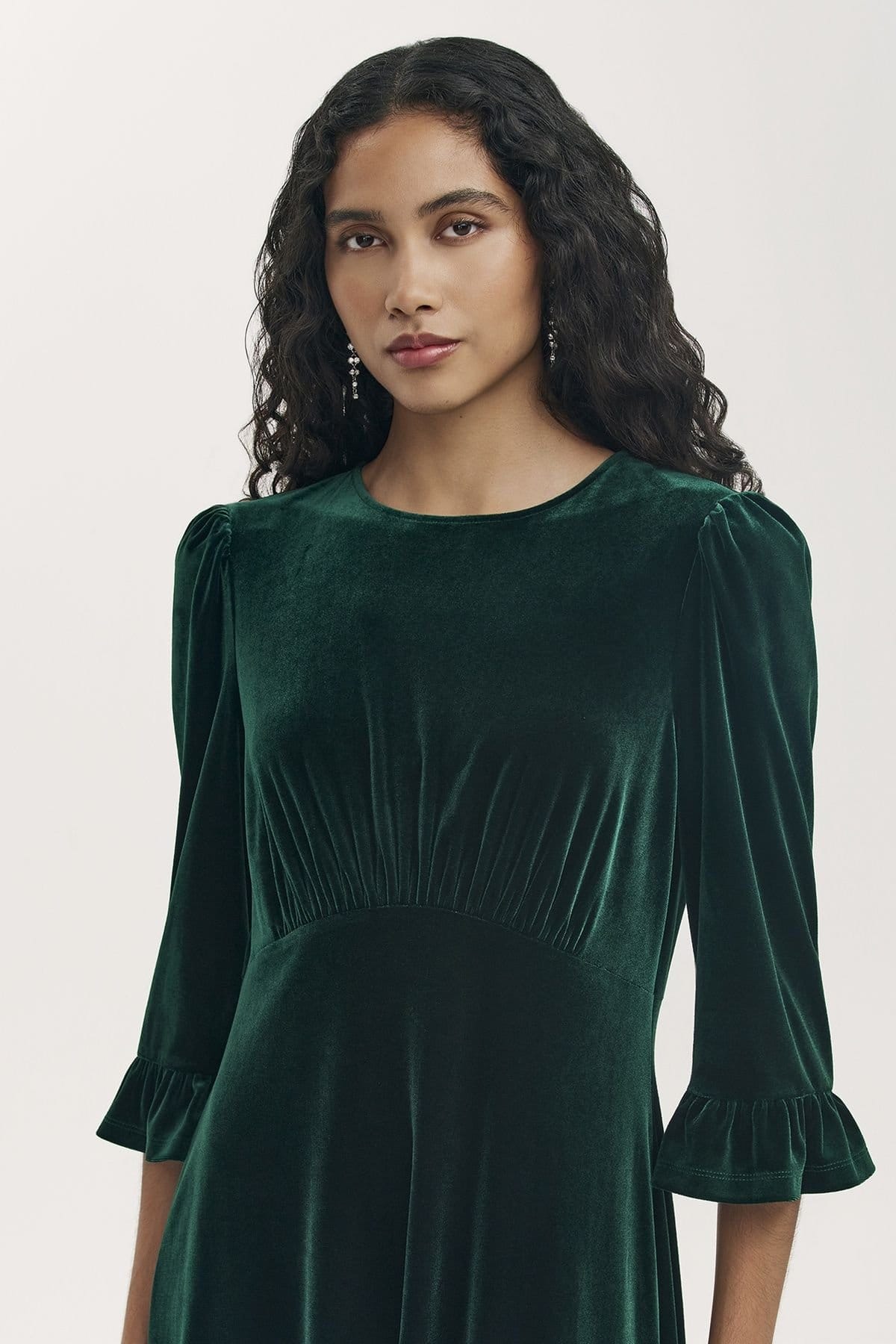 Finery London Finery London Women's Scarlett Velvet Midi Dress in Dark Green - 4