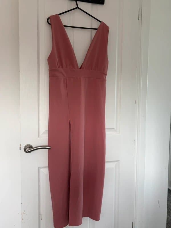 Nasty Gal Nasty Gal Dusty Rose Plunge V-Neck Midi Dress BNWT Size 10