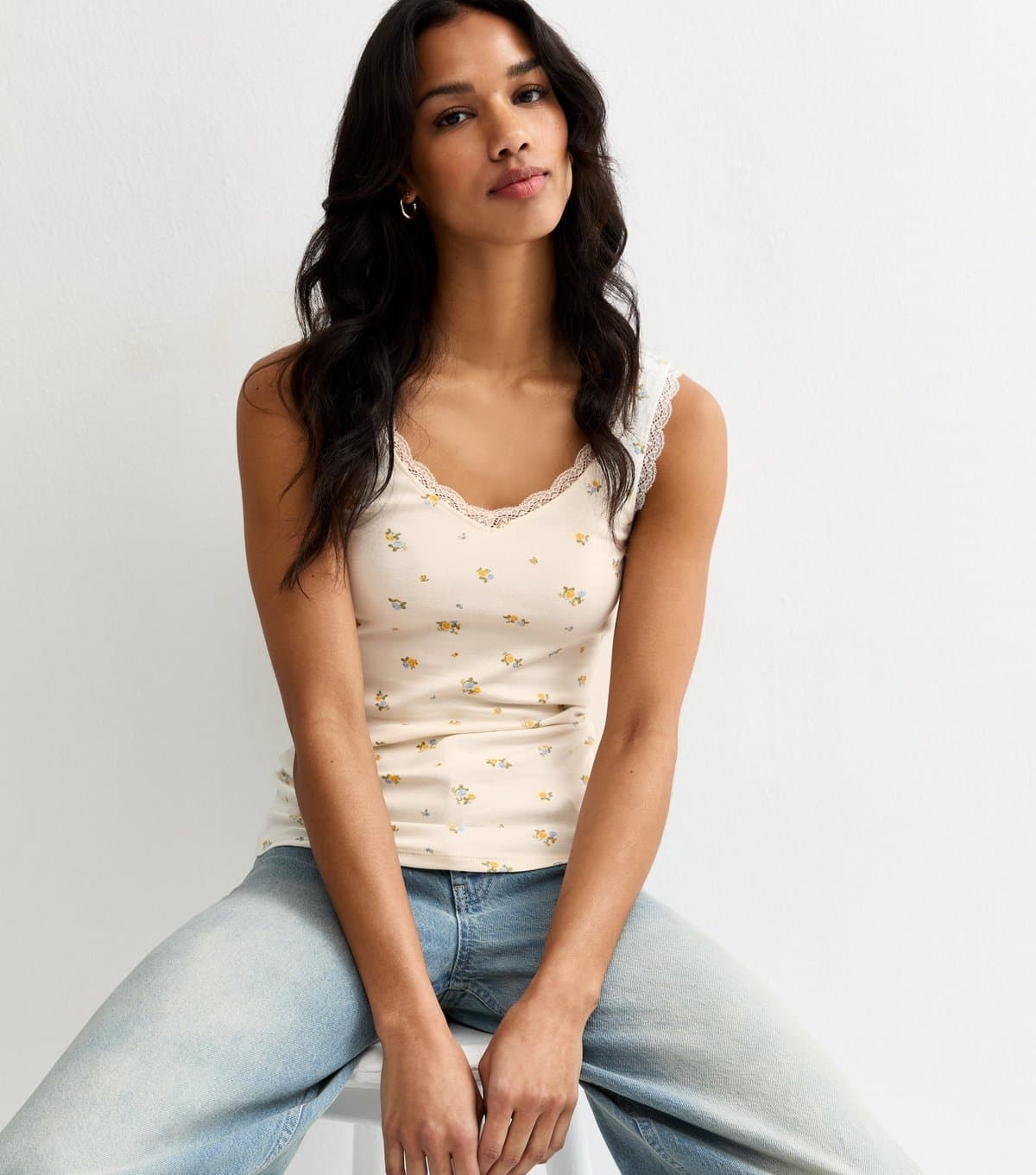 New Look Women's White Ditsy Floral Lace Trim Vest Top New Look