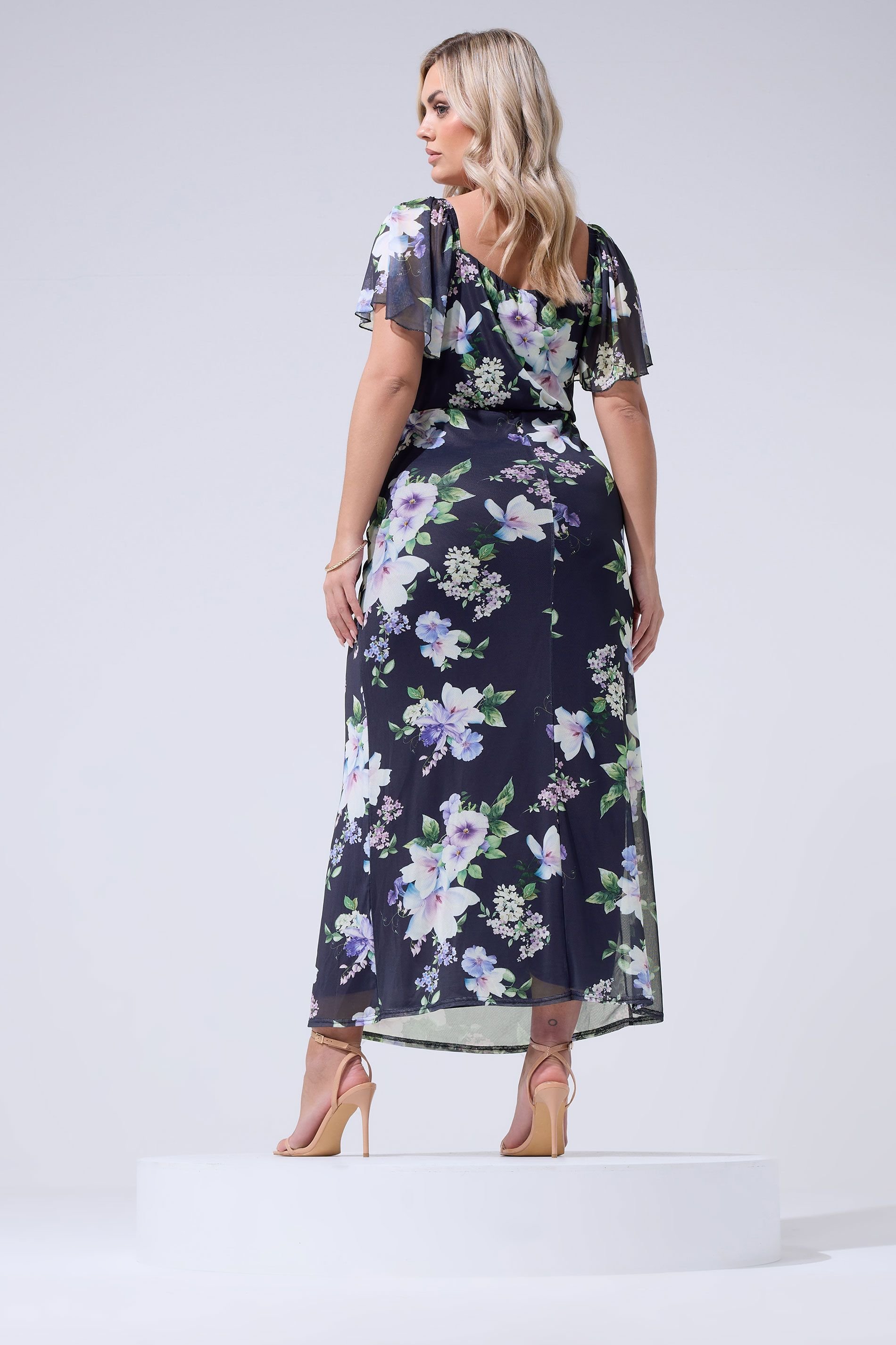 Yours Yours Women's Floral Keyhole Detail Maxi Dress in Dark Navy - 4