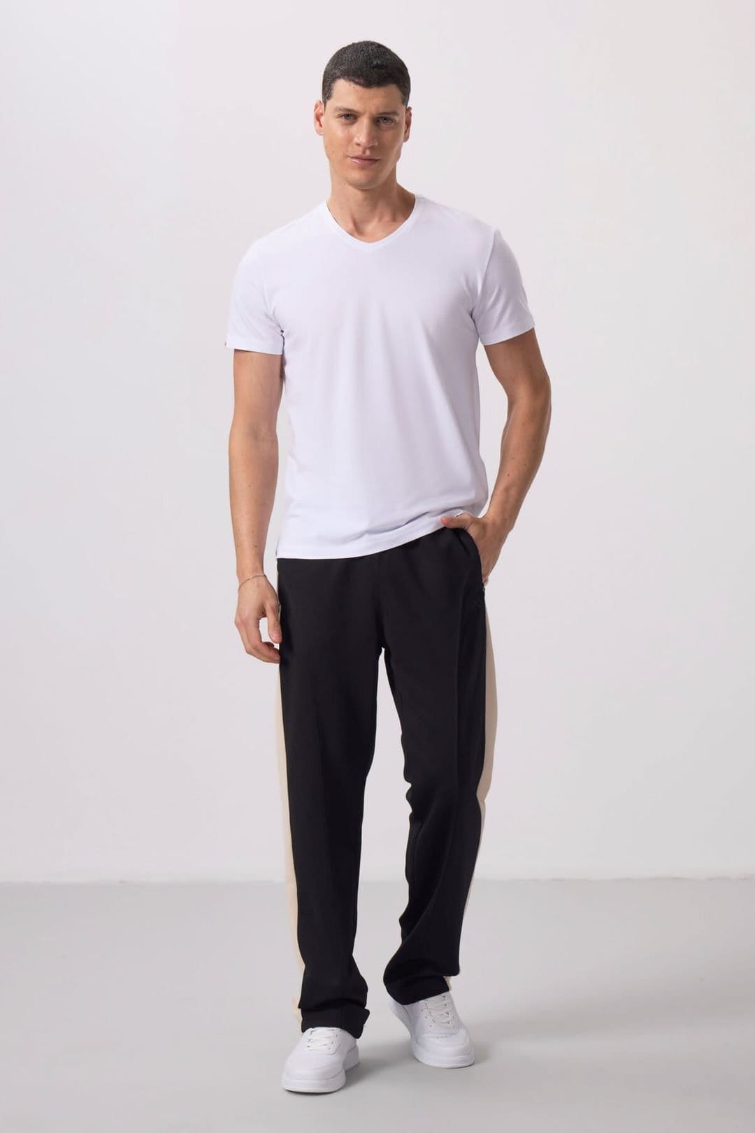 Tommy Life Tommy Life Men's Cotton Elastane V-Neck T-Shirt in White - 4