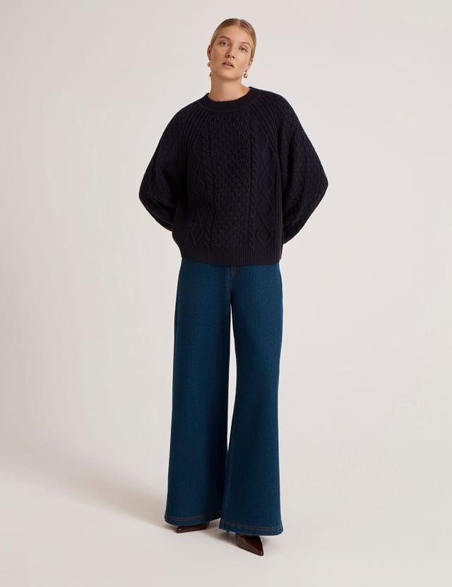 Finery London Finery London Women's Ellie Crew Neck Knitted Jumper in Dark Navy - 2