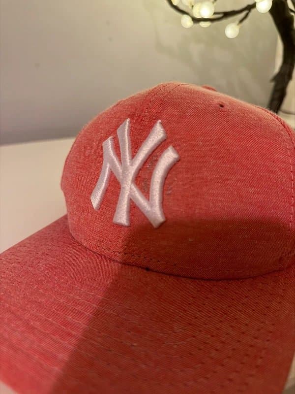 New York Yankees New Era New York Yankees 9FIFTY Cap in Washed Rose Pink