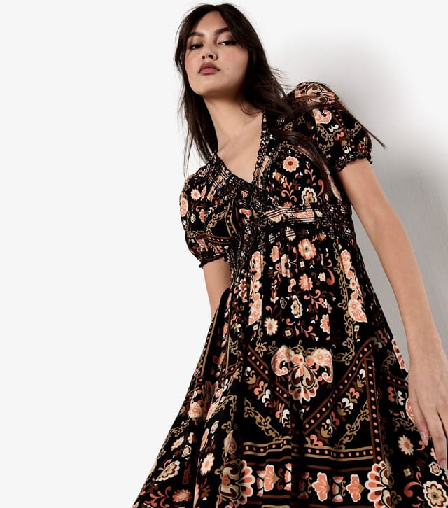 Apricot Women's Black Scarf Print Tiered Maxi Dress Apricot New Look - 2