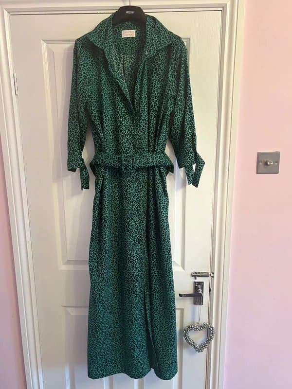 Dancing Leopard Dancing leopard plunge shirt dress wedding party holiday work 16-18 same day post