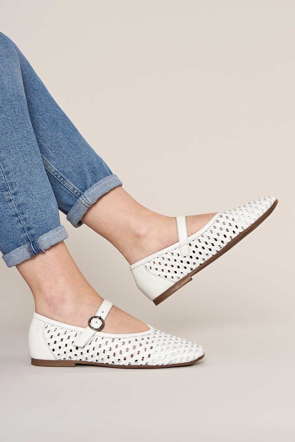 Moshulu Moshulu Women's 'Wenna' Mary Jane Woven Ballet Pump in White