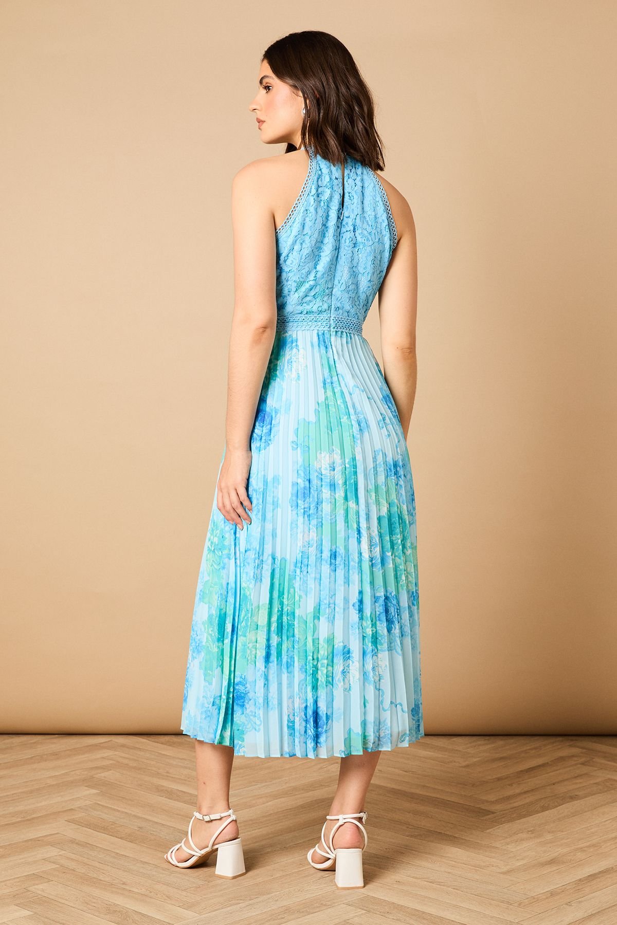 Oasis Oasis Women's Printed Lace Mix Halterneck Midi Dress in Floral - 4