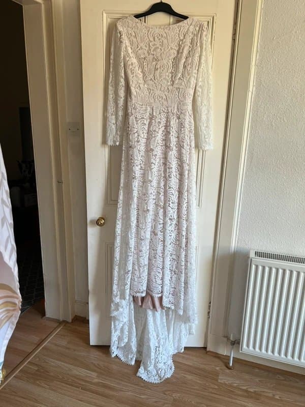 century social Beautiful lace wedding dress maxi demure boho beachy century socialite size 10