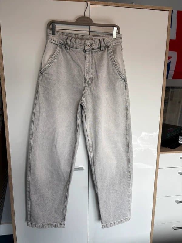 Bershka Bershka Grey Baggy Jeans –  EURO W34 – Worn Once