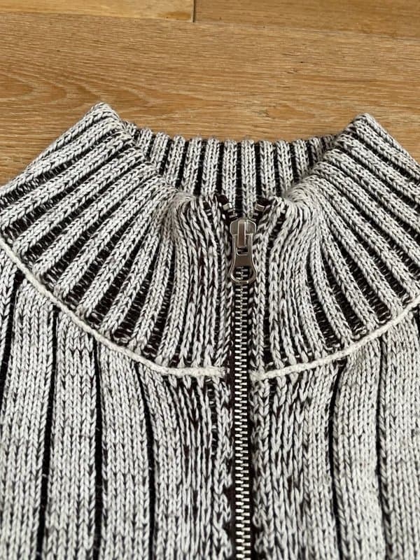 ASOS Design y2k 2000s grey asos knit waistcoat zip vkei alt tuscan diesel guess fur