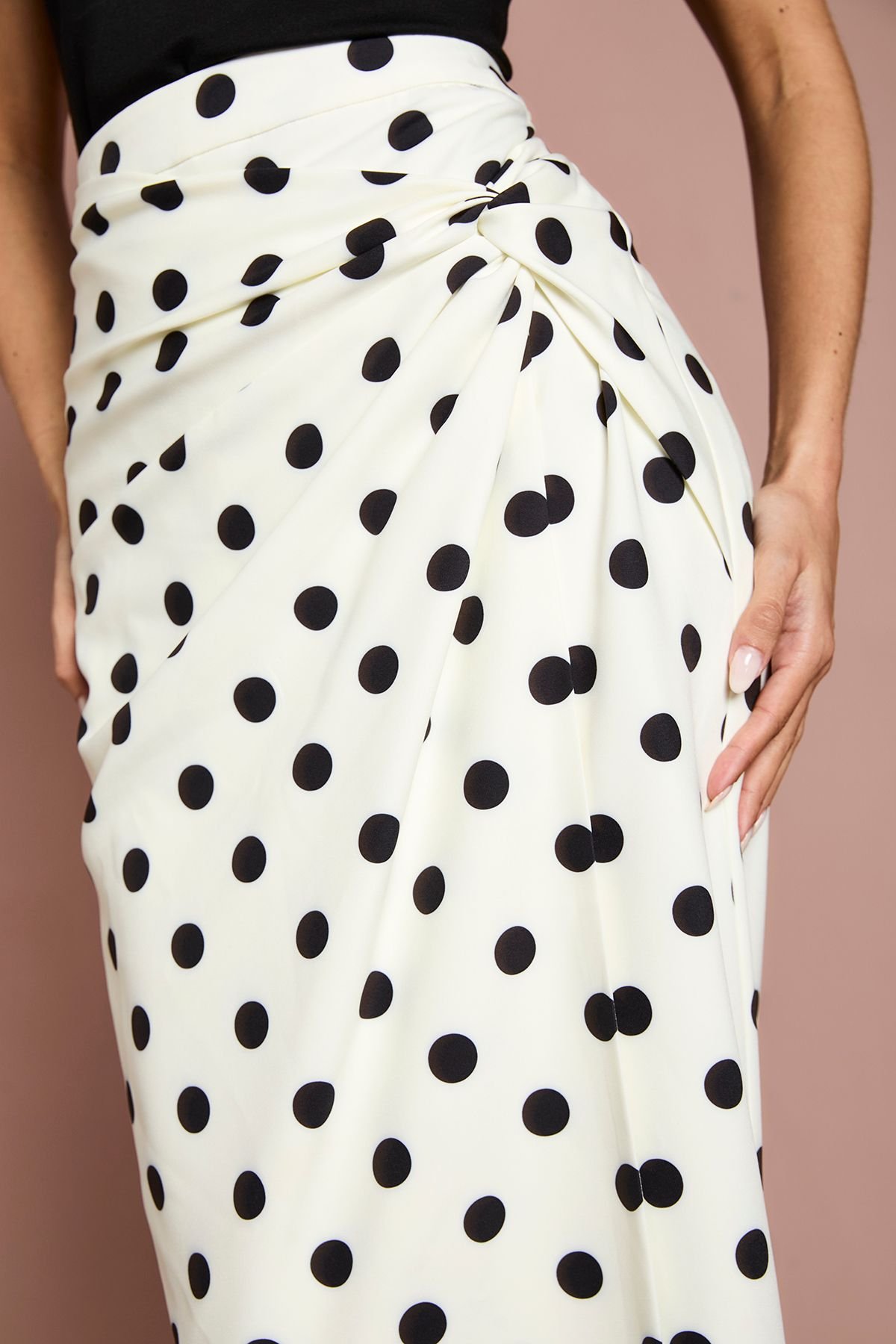 Coast Coast Women's Lisa Tan Printed Twist Detail Wrap Maxi Skirt in Ivory - 4
