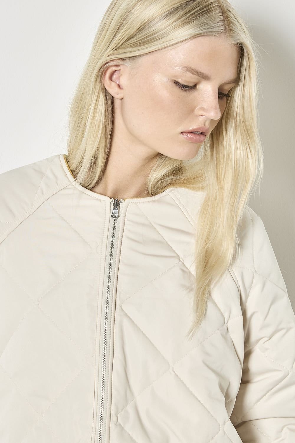 Apricot Apricot Women's Reversible Check Fleece Quilted Jacket in Beige - 4