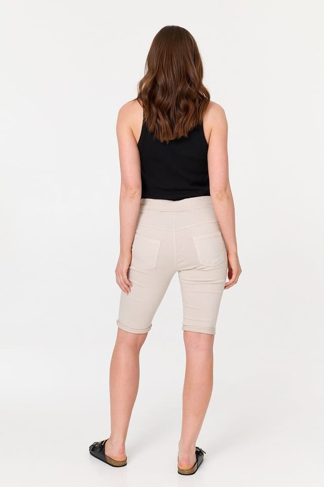 Izabel London Izabel London Women's Tie Front Slim Knee Length Shorts in Beige - 3