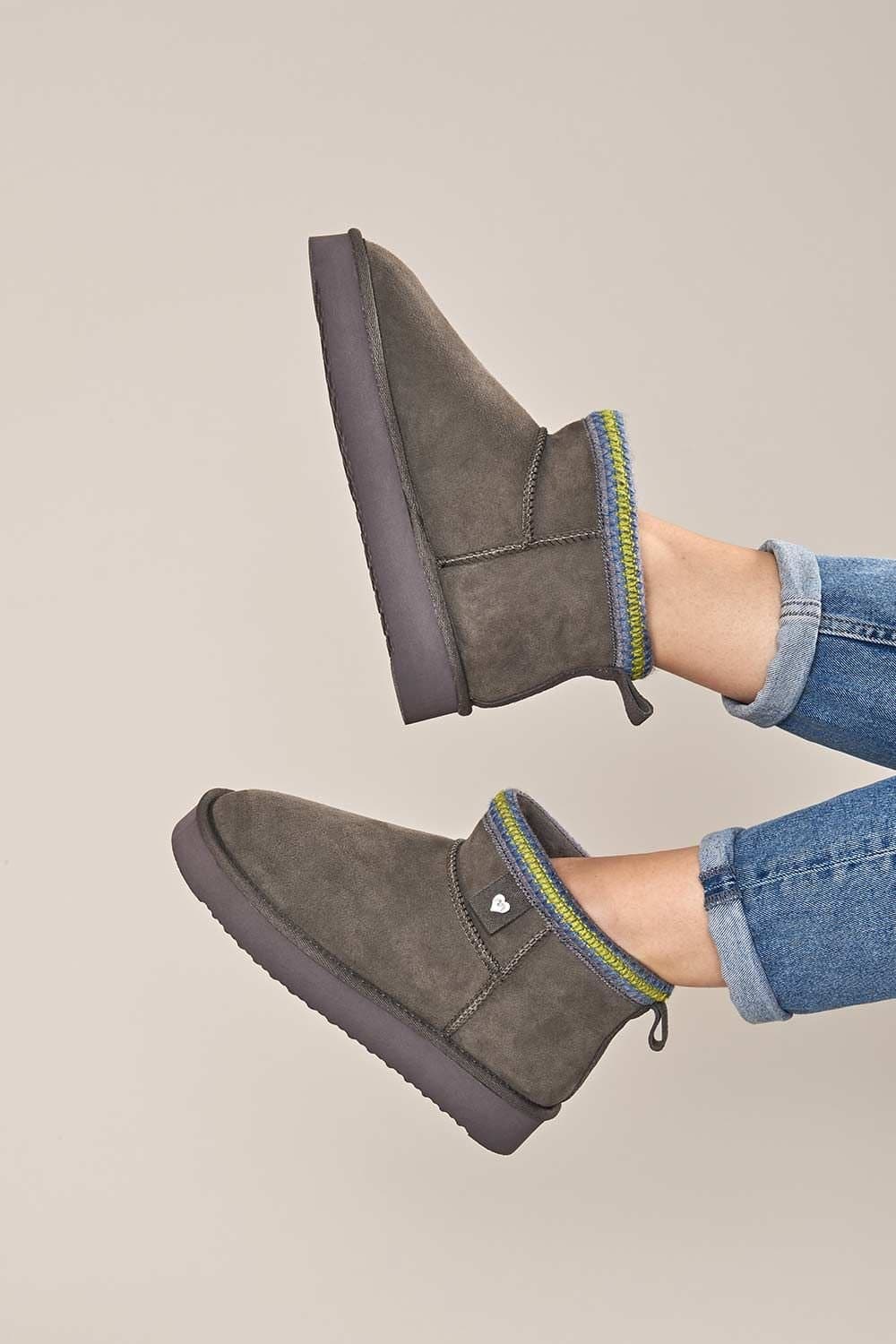 Moshulu Moshulu Women's 'Merriment' Sheepskin Bootie Slippers in Grey