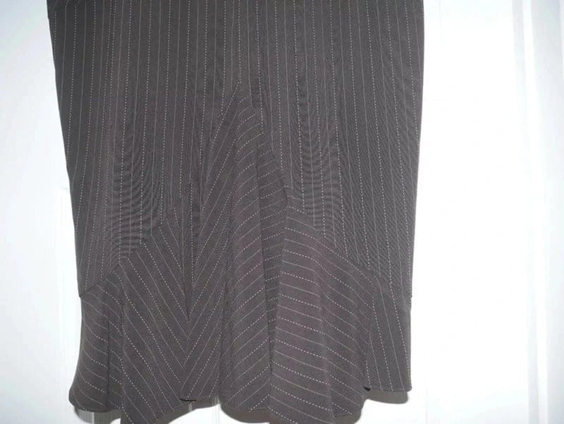 LOOK Brown Pinstripe Skirt Kick Panel Back Size 12 Look Ladies Womens Work Business - 1