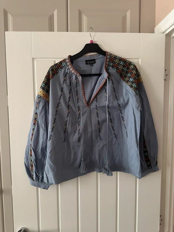 Topshop Topshop embroidered blouse size 10