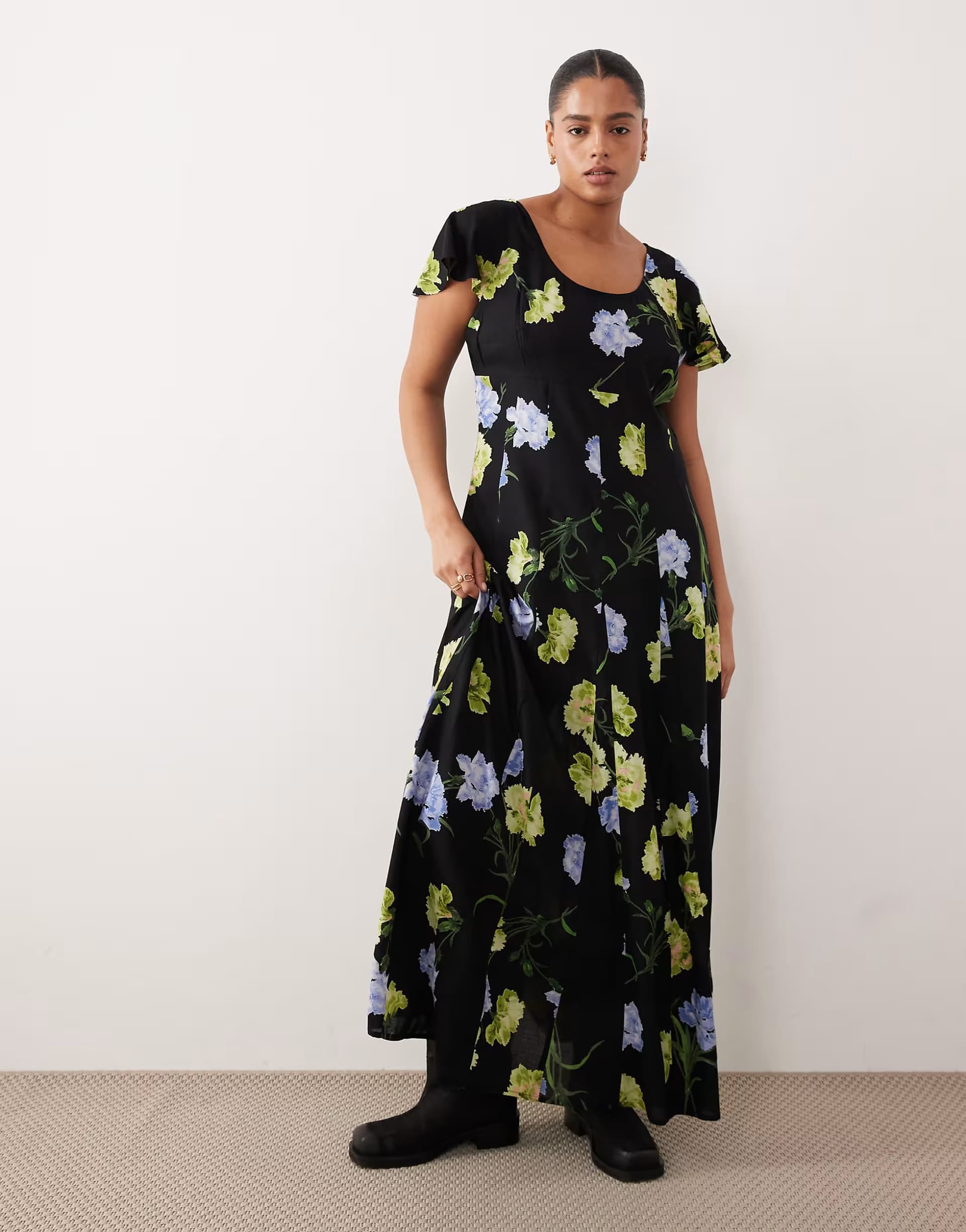 ASOS ASOS DESIGN Curve scoop neck short sleeve maxi dress with godets in floral print