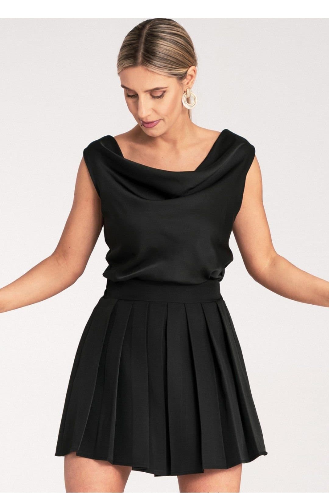 Love Lace Love Lace Women's Pleated Mini Skirt with Elastic Waistband Style 214841 in Black