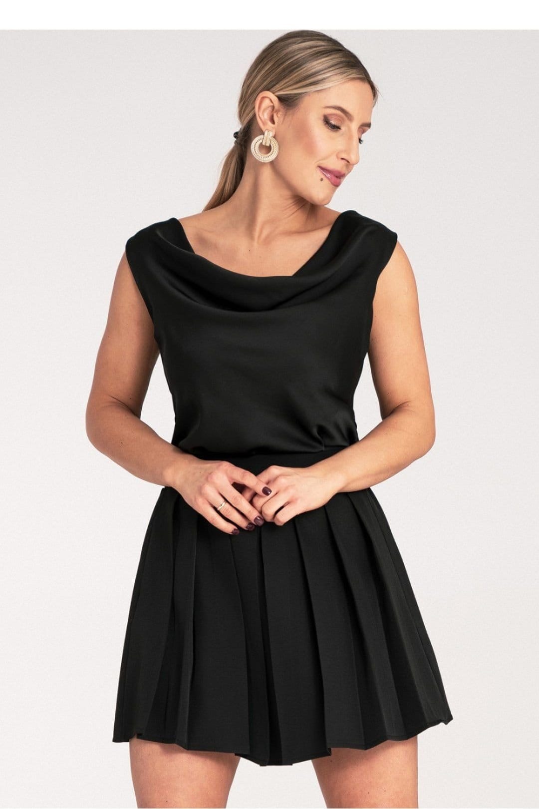 Love Lace Love Lace Women's Pleated Mini Skirt with Elastic Waistband Style 214841 in Black - 4