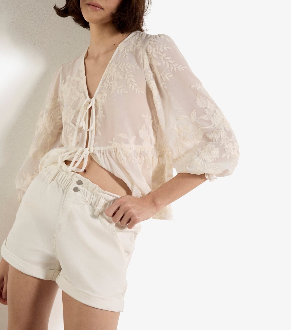 Apricot Women's White Ruched Waist Denim Shorts Apricot New Look - 4