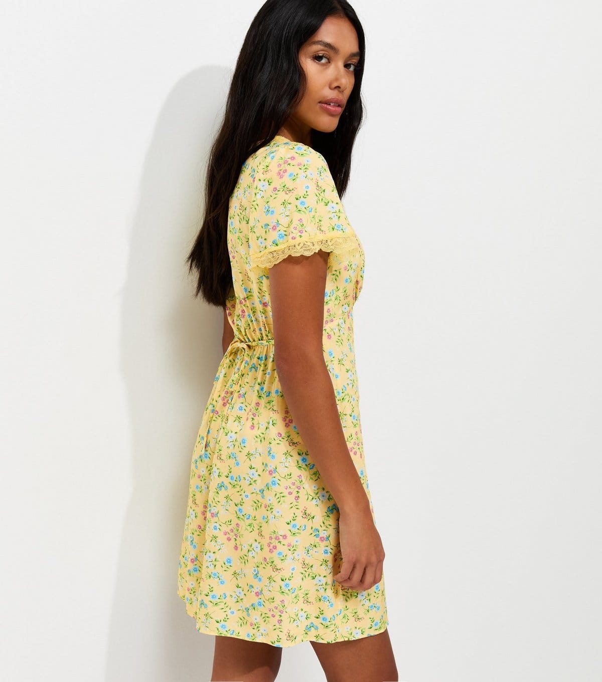 New Look Women's Yellow Floral Print Lace Trim V-Neck Faux Button Mini Dress New Look - 4
