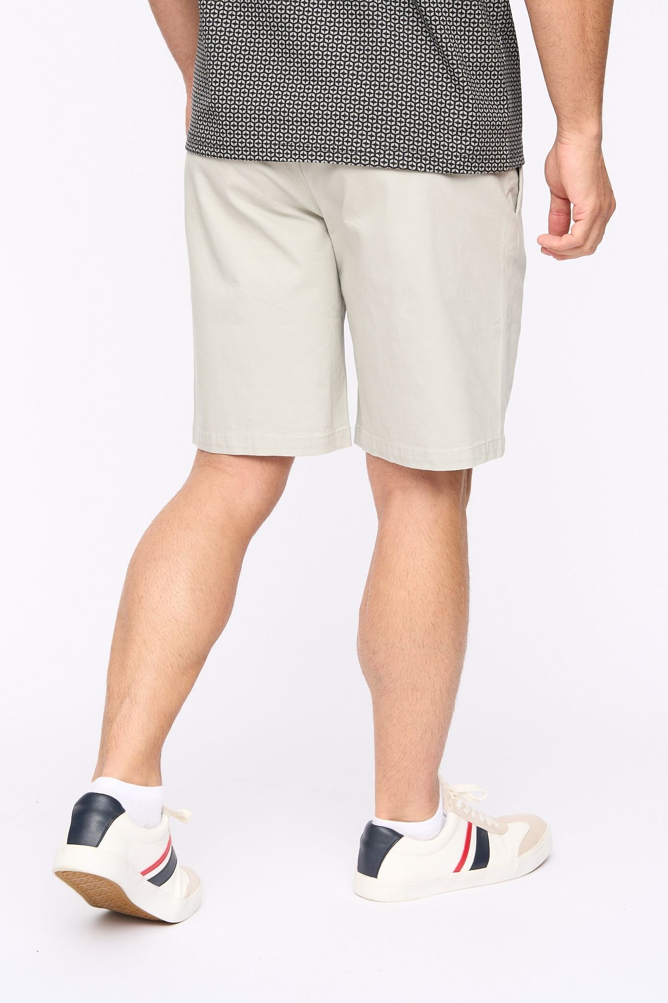 Bewley&Ritch Bewley&Ritch Men's Clarksten Cotton Stretch Regular Fit Chino Shorts in Light Grey - 2