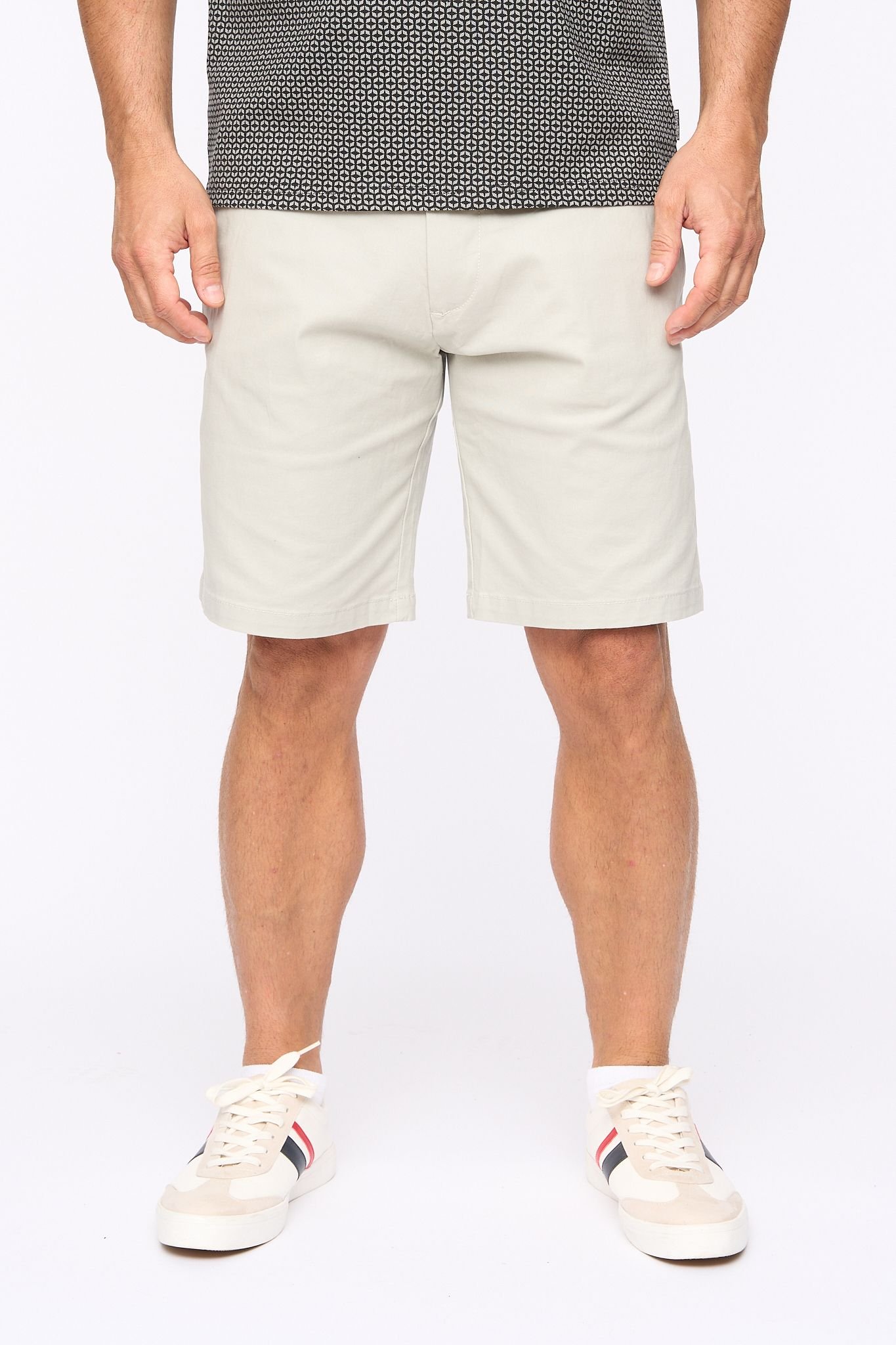 Bewley&Ritch Bewley&Ritch Men's Clarksten Cotton Stretch Regular Fit Chino Shorts in Light Grey - 3