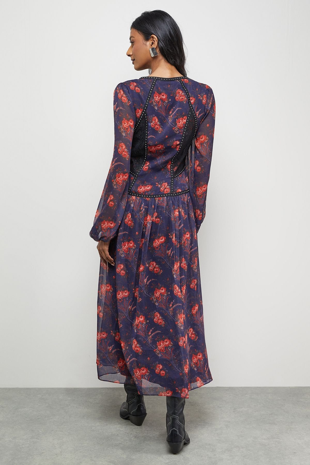 Warehouse Warehouse Women's Printed Chiffon Plunge Neck Pleated Maxi Dress in Black - 3