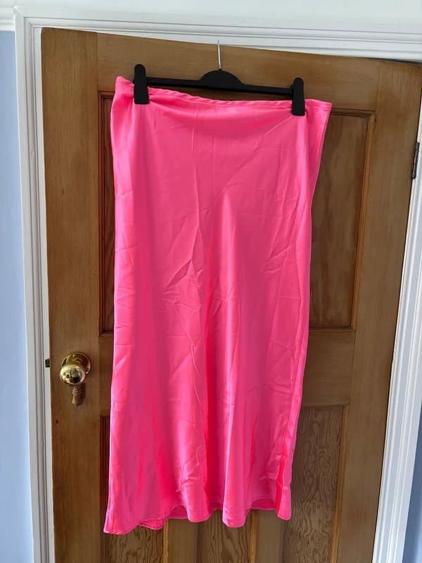 ASOS Women’s Neon Pink Satin Midi Skirt Size 20