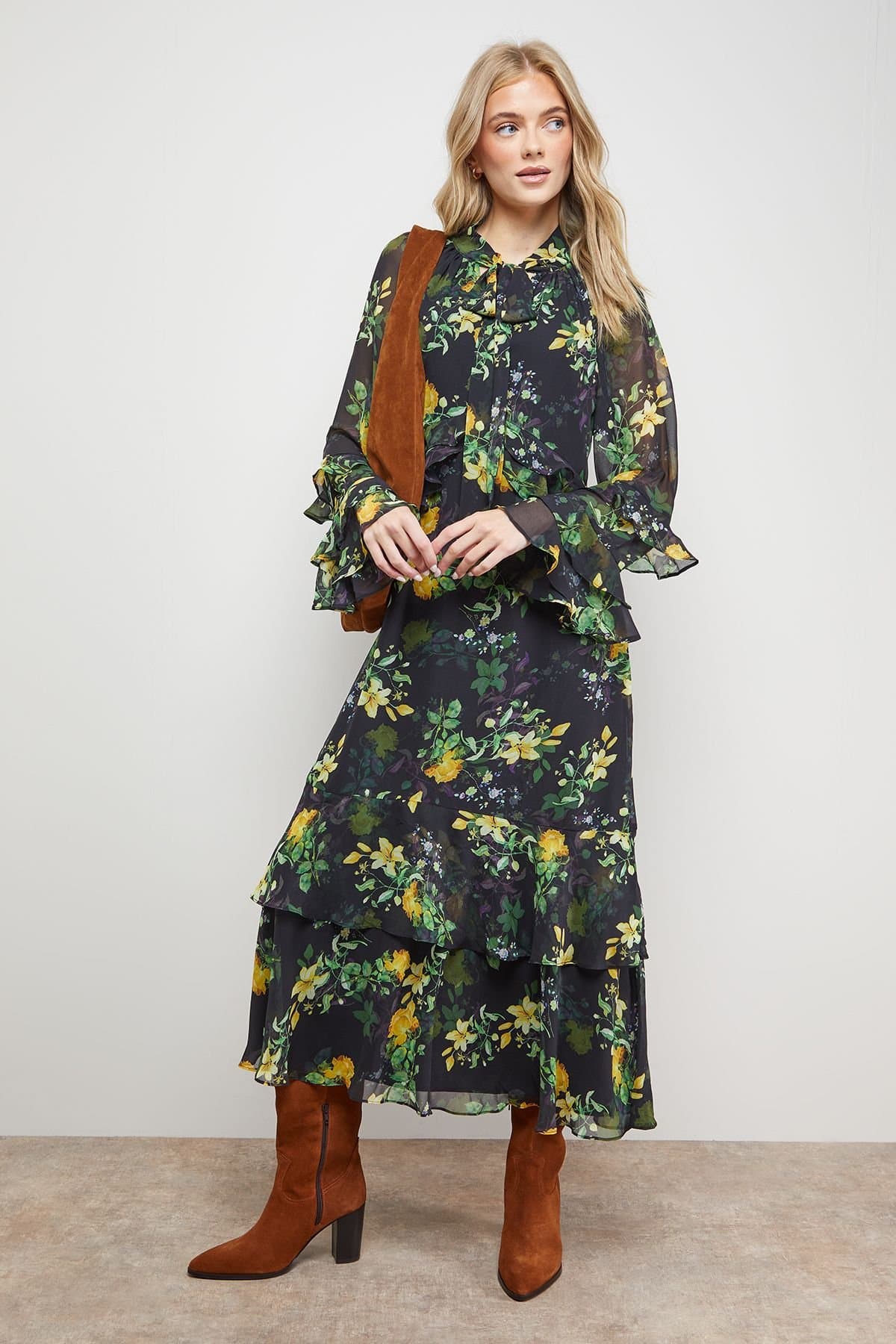 Oasis Oasis Women's Printed Tie Neck Ruffle Detail Maxi Dress in Floral