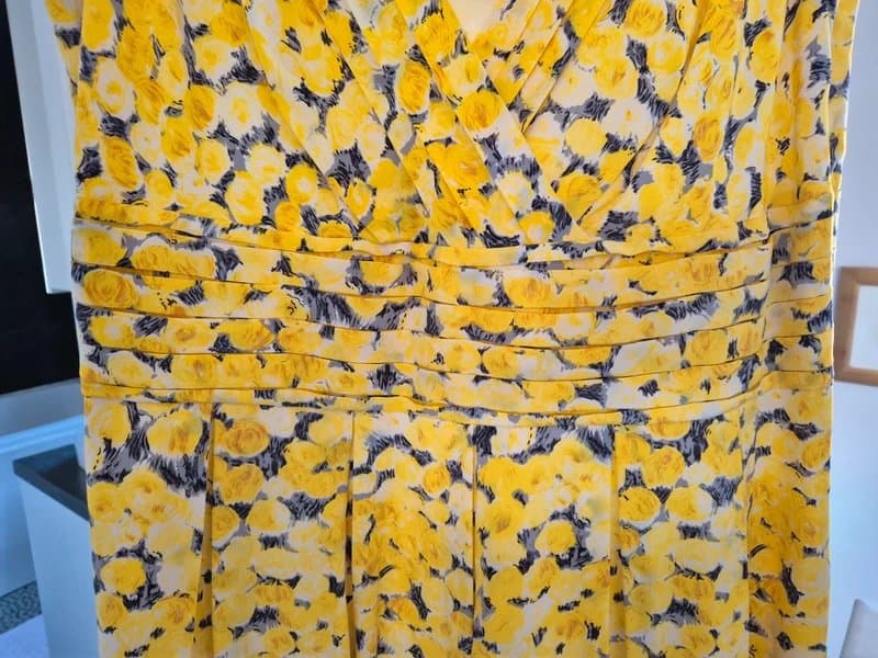 Hobbs Reduced! Beautiful Hobbs yellow silk dress - never worn.