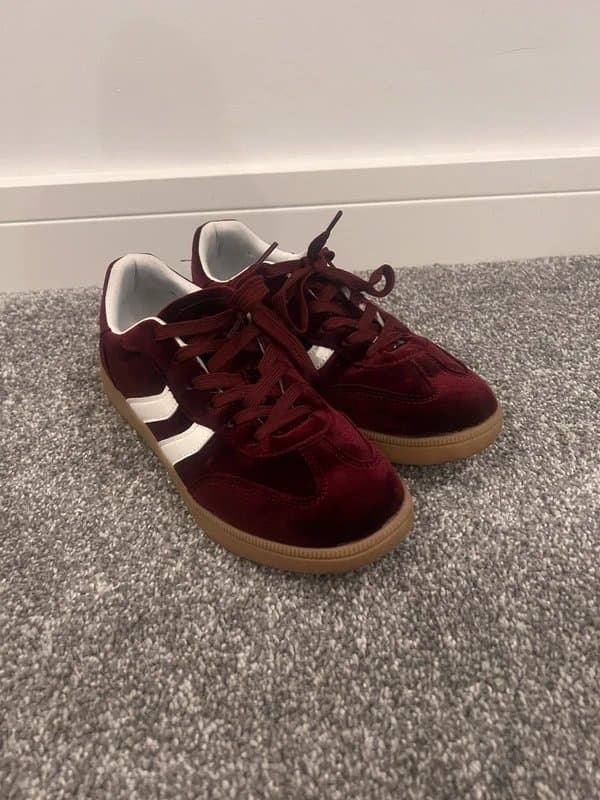 New Look Burgundy velvet trainers