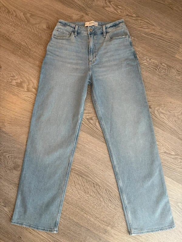 Hollister Hollister Ultra High Rise Dad Jeans W28 Regular Light Wash Blue Straight Leg Mom Denim
