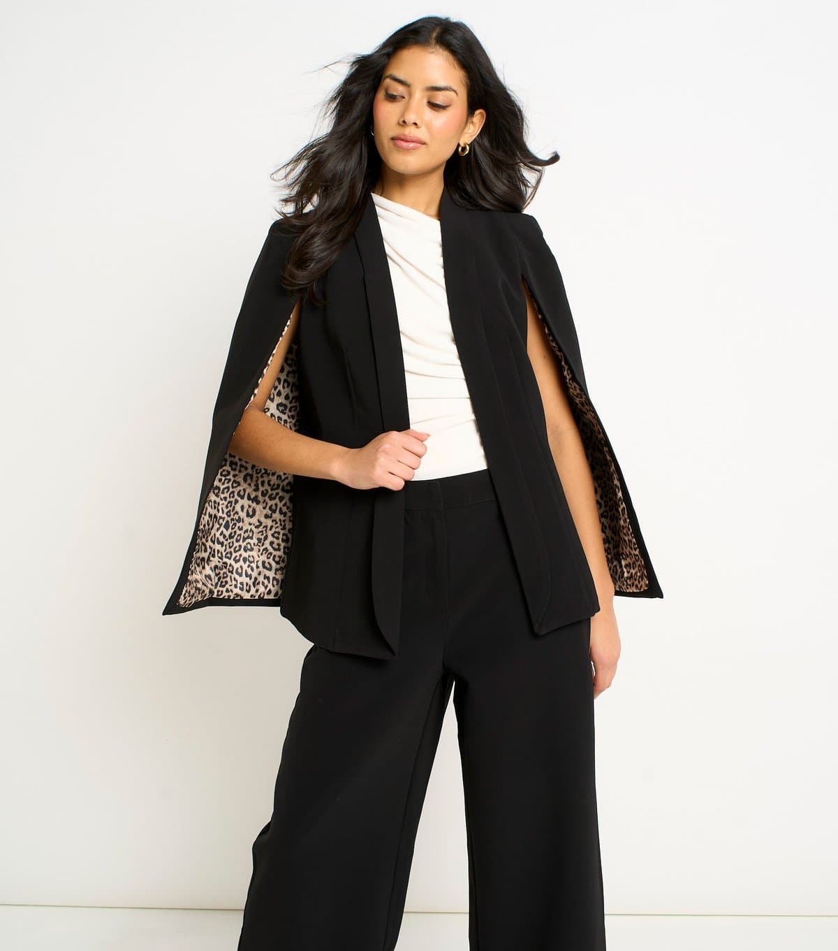 Gini London Women's Black Contrast Animal Print Lining Cape Blazer Gini London New Look