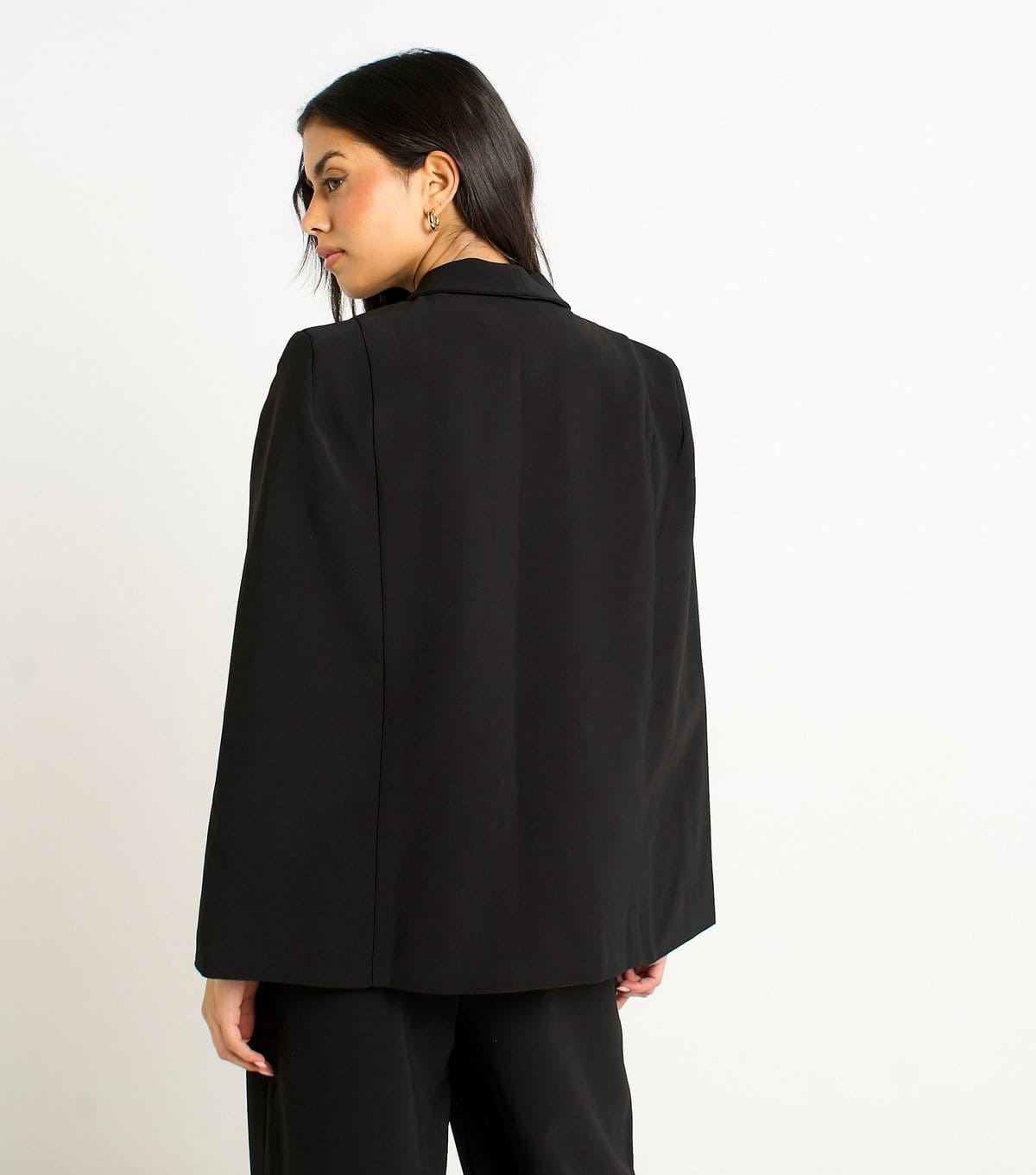 Gini London Women's Black Contrast Animal Print Lining Cape Blazer Gini London New Look - 4