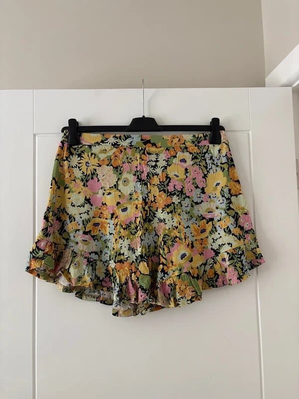 ASOS ASOS floral shorts size 10