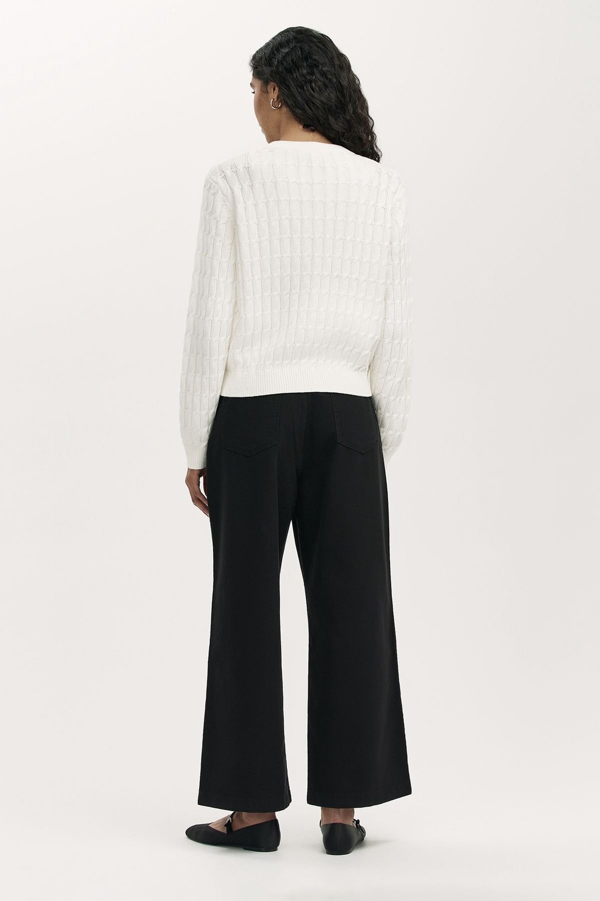 Finery London Finery London Women's Elaine Round Neck Knitted Cardigan in Natural White - 3