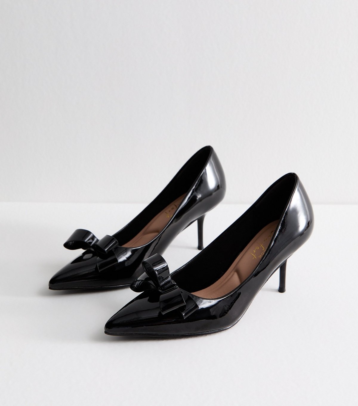 New Look Women's Black Faux Patent Leather Bow Front Kitten Heel Court Shoes Vegan New Look - 2