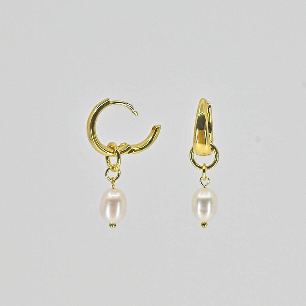 Nudie Jewellery Nudie Jewellery Gold Pearl Huggie Earrings