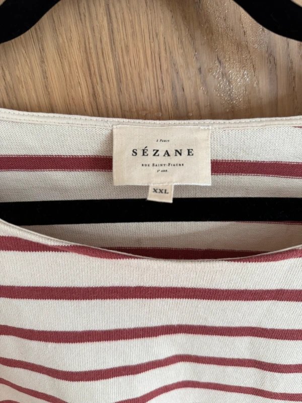Sézane Sézane Breton top, size XXL. Cream and pale red stripe with button detail on each cuff. - 1