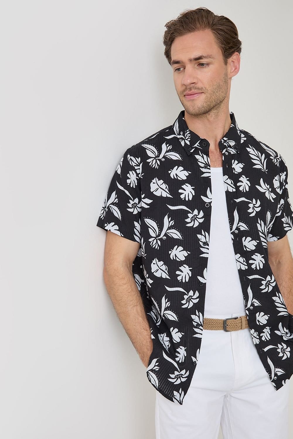 Threadbare Threadbare Men's Plant Print Cotton Short Sleeve Shirt in Black - 1