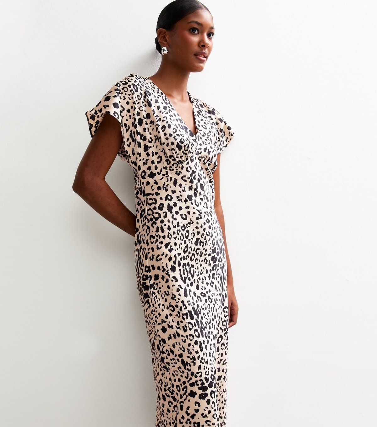 New Look Women's Off White Leopard Print Satin Bias Cut Midi Dress New Look