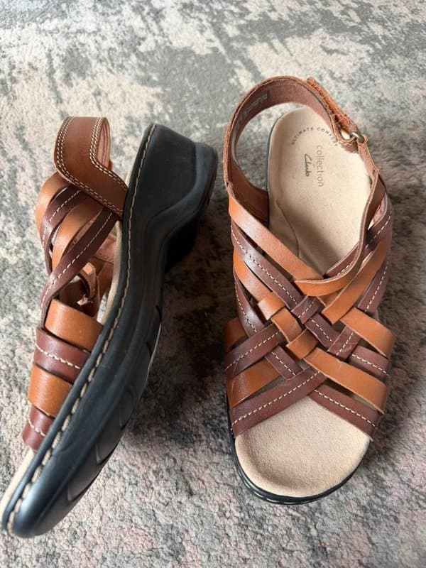 Clarks Brand New Clarks multi tone Tan leather woven sandals. Size 7d