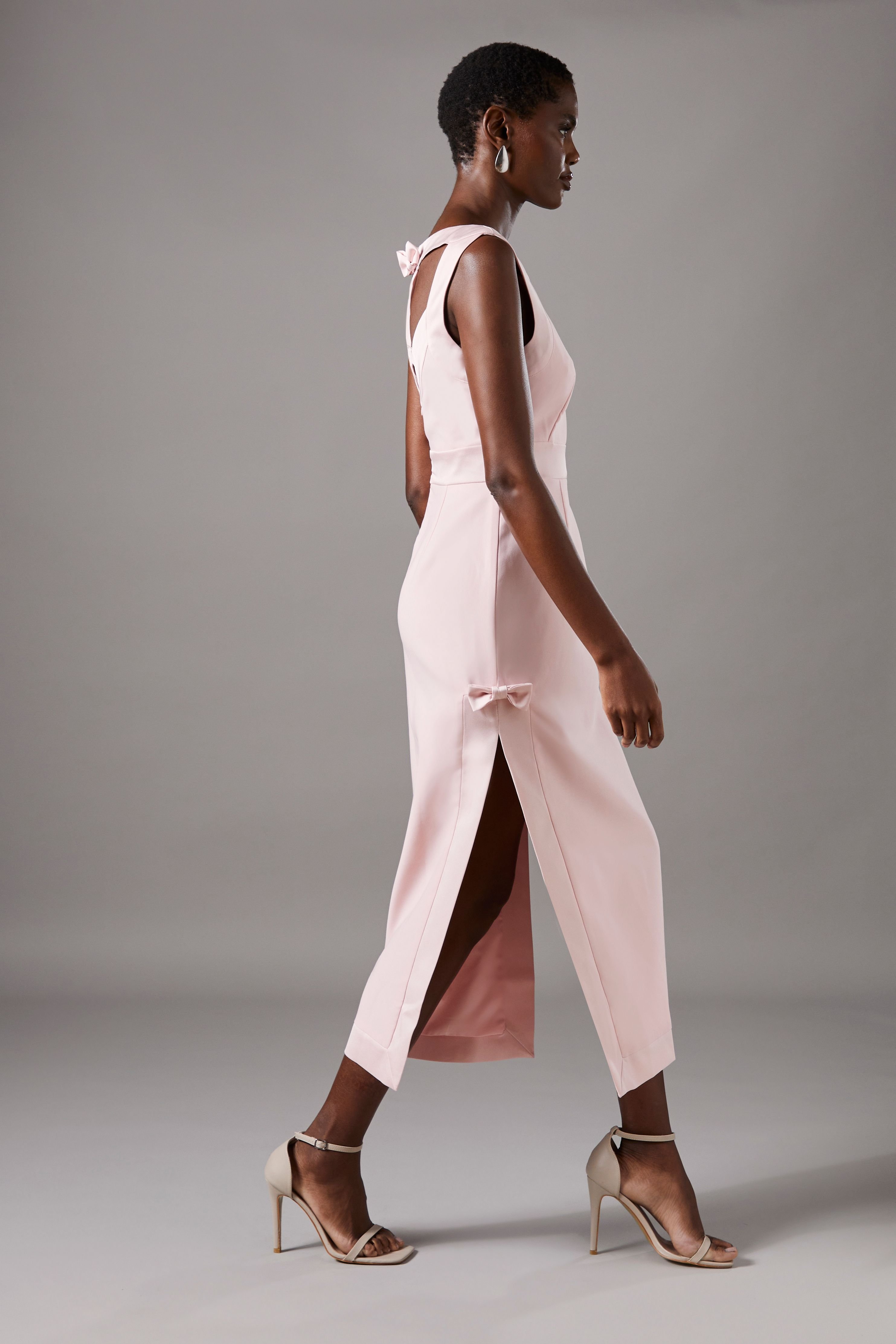 Coast Coast Women's Bow Detail Round Neck Midaxi Dress in Pink - 2