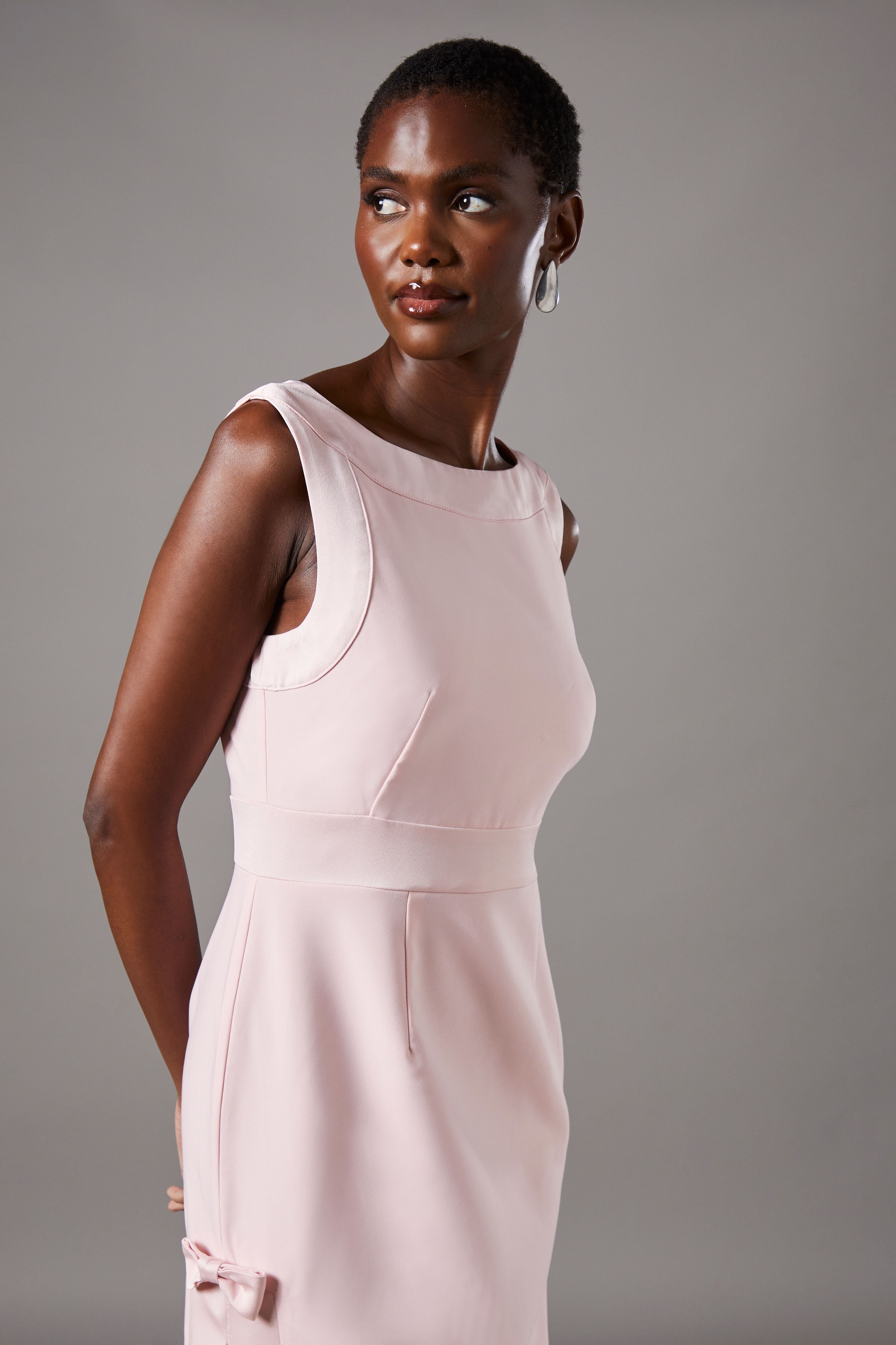 Coast Coast Women's Bow Detail Round Neck Midaxi Dress in Pink - 4