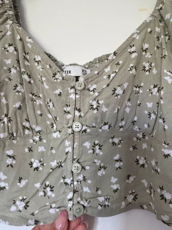 Hollister Hollister Floral Green Cropped Top