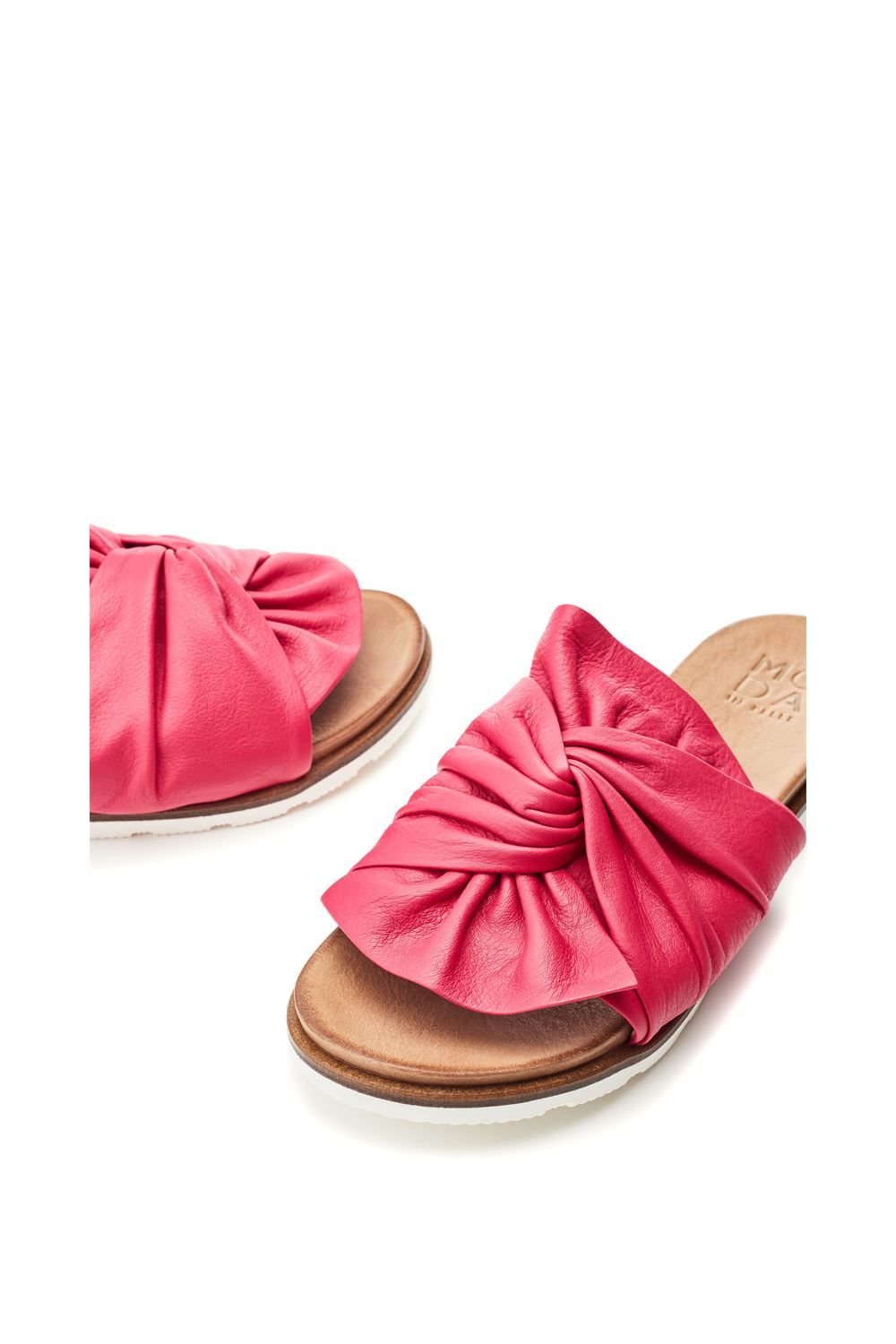 Moda In Pelle Moda In Pelle Women's 'Jemini' Leather Sandals in Raspberry - 4