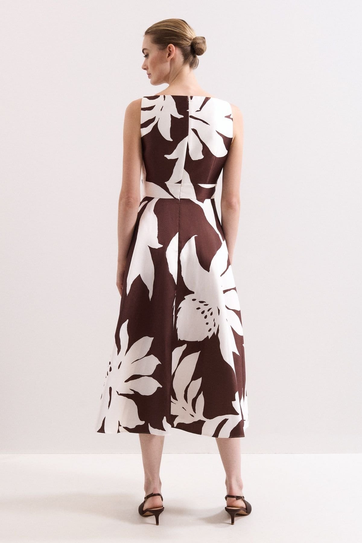 Phase Eight Phase Eight Women's Delicia V-Neck Print Dress in Chocolate - 4