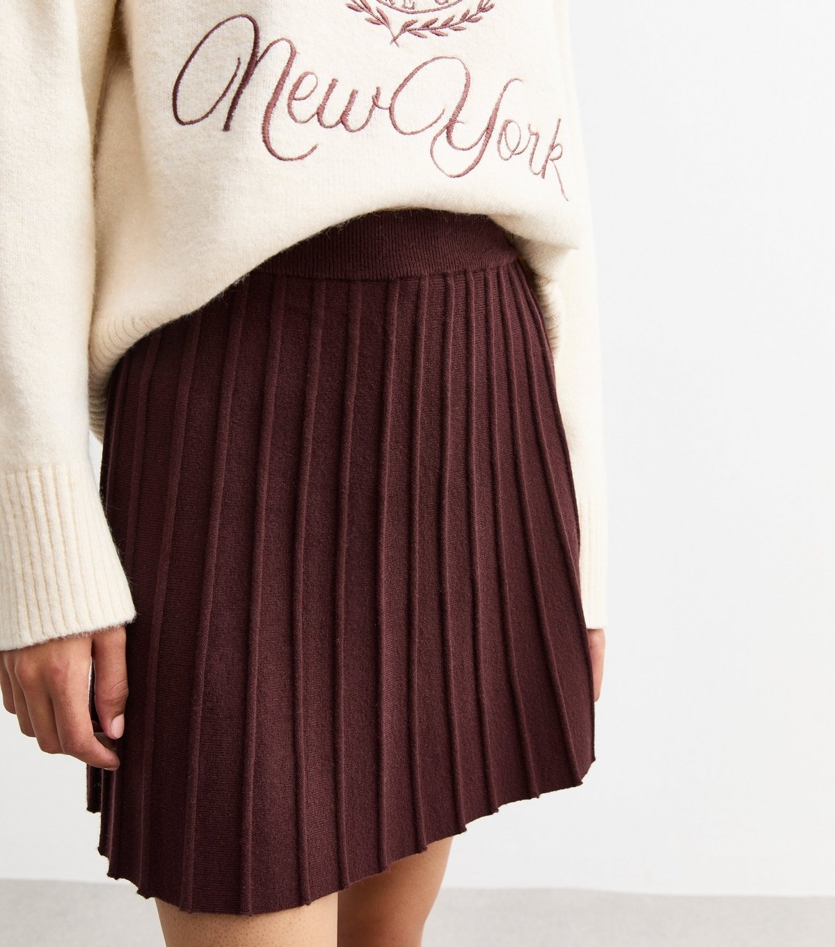 New Look Women's Burgundy Pleated Knit Mini Skirt New Look - 2