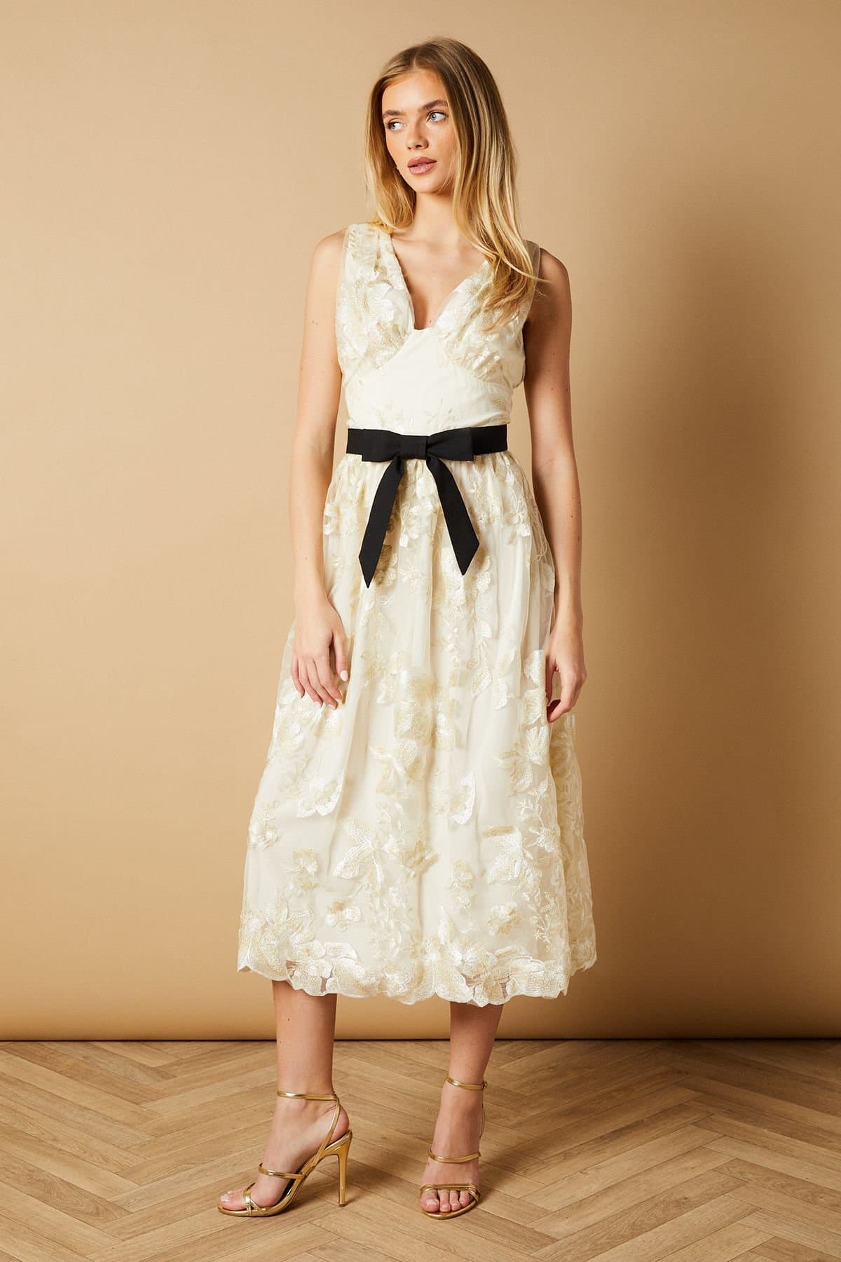 Oasis Oasis Women's Floral Bow Detail V Neck Midi Dress in Ivory